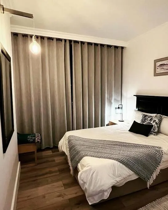 Modern, Trendy And Comfortable 2 Bedroom Apartment In Città del Capo
